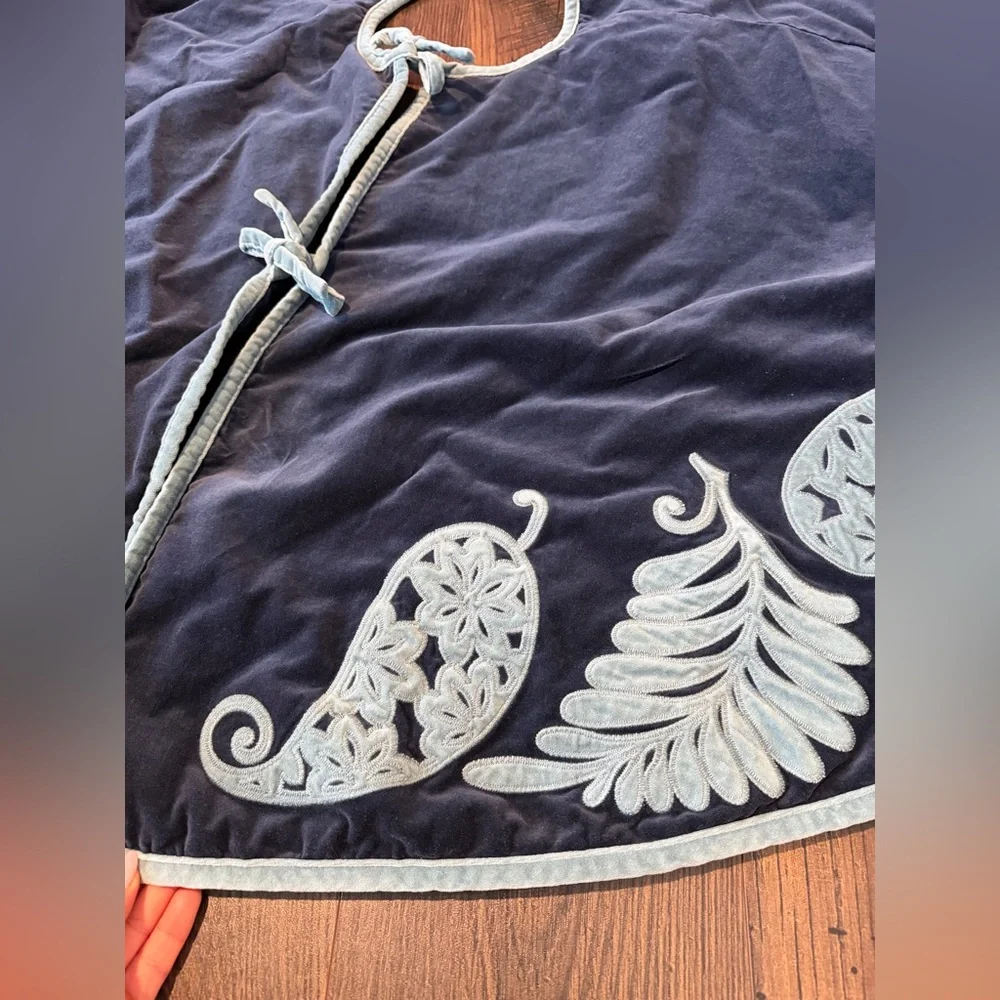Pottery Barn Vintage Velvet Tree Skirt Blue Paisley Embroidered Tree Skirt Large